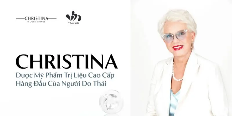 Bà Christina chăm sóc da cho Hội đồng thẩm định