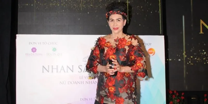 Chị Angela Yến Phạm có thấy áp lực khi phải cạnh tranh với những thương hiệu khác cùng lĩnh vực? 