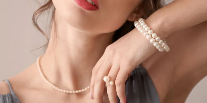 Những loại trang sức đẹp cho quý cô yêu cổ điển ưa chuộng