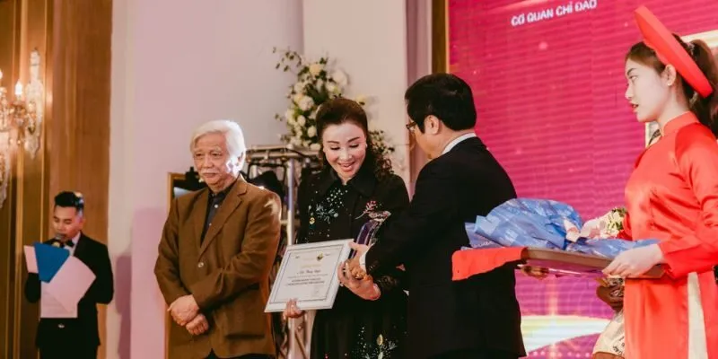 Vũ Thúy Nga - Sự Đồng Hành Của Zéphyr Với Chương Trình King & Queen